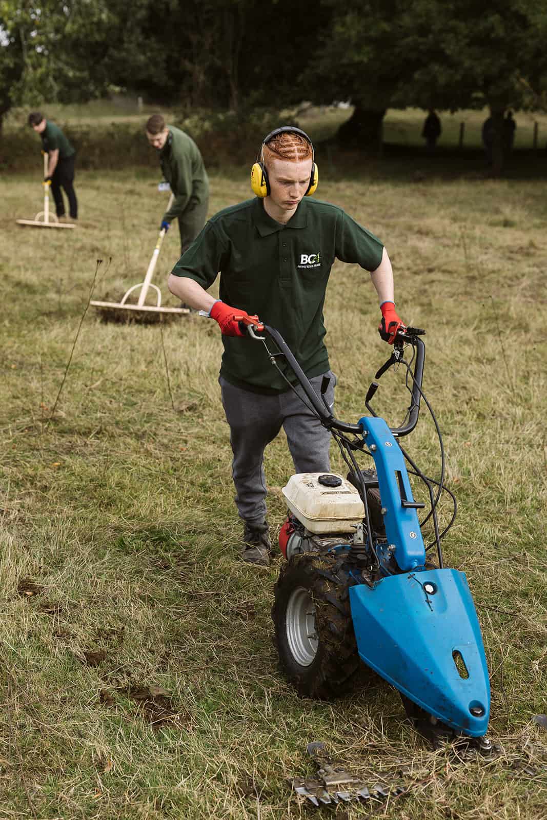 Horticulture student land