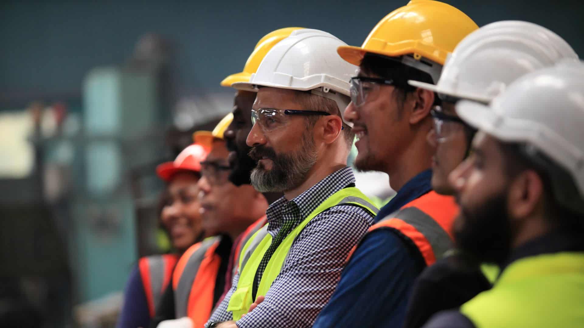 Menn in Hard Hats