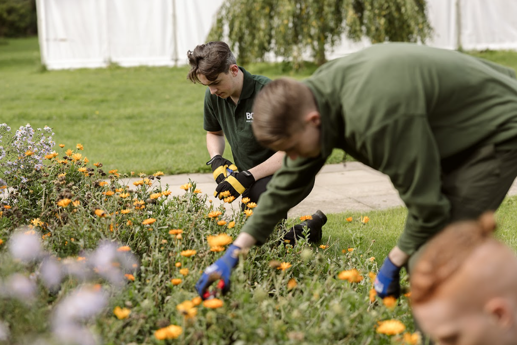 students gardening