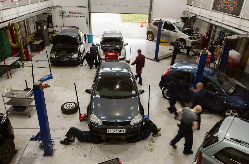 motor vehicle workshop